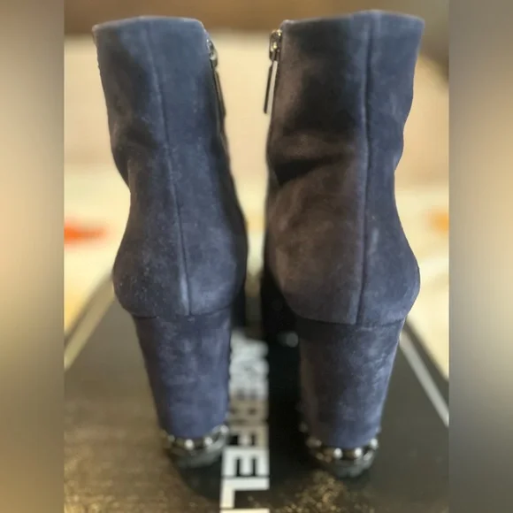 KARL LAGERFELD PARIS LENORE SUEDE BOOT SIZE 8 - Picture 10 of 11